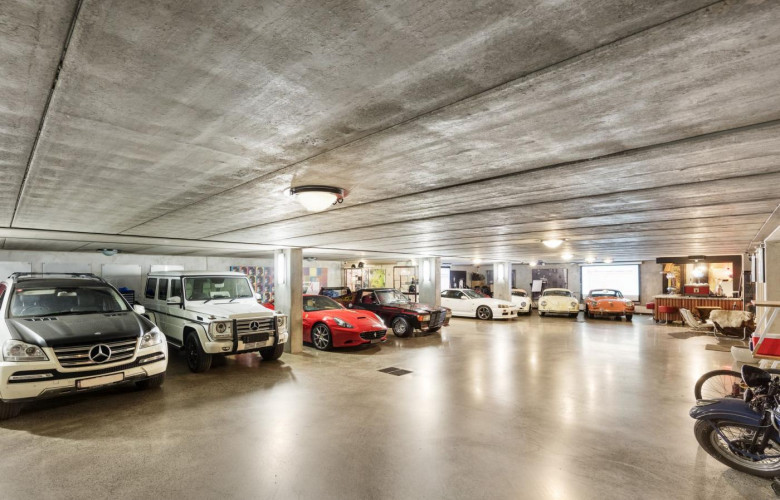Grand Garages 7 Dream Homes For Car Lovers The Real Estate Conversation grand-garages-7-dream-homes-for-car-lovers-the-real-estate-conversation