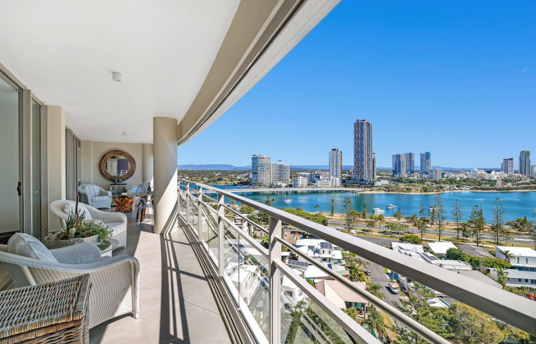 fossil symbol Vibrere Renovated Gold Coast apartment for sale with stunning Broadwater views -  Sotheby's | The Real Estate Conversation